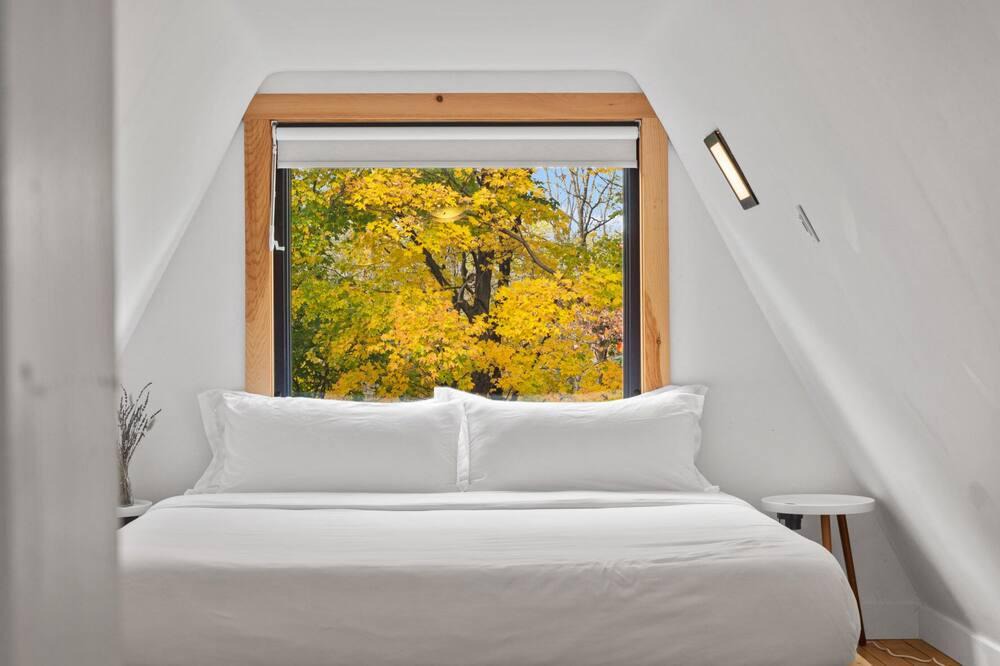 Beamsville House | Niagara Wine Country A-Frame