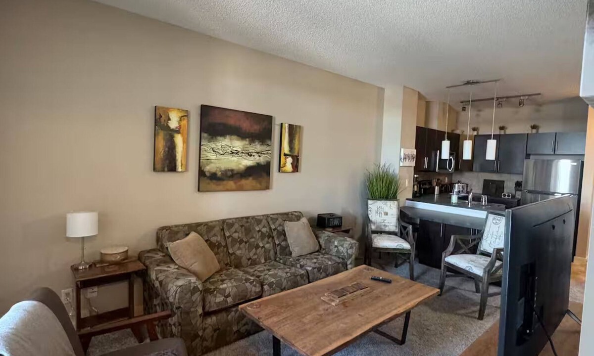 Southeast Calgary Condo | Nicely furnished one bedroom Condo Suite