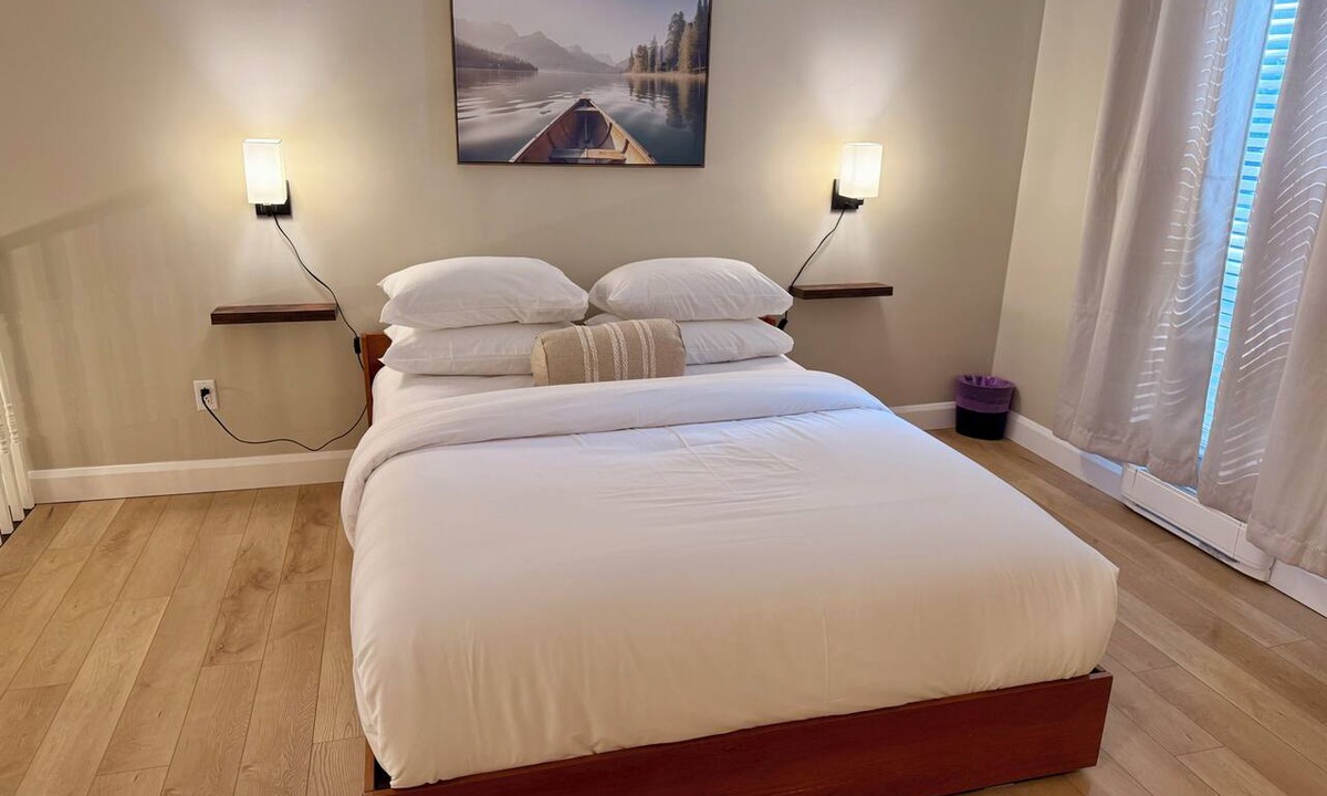 Mont-Tremblant Village Condo | Nordic Charley - A/C - Mezzanine on 2nd floor - Mountain & lake view