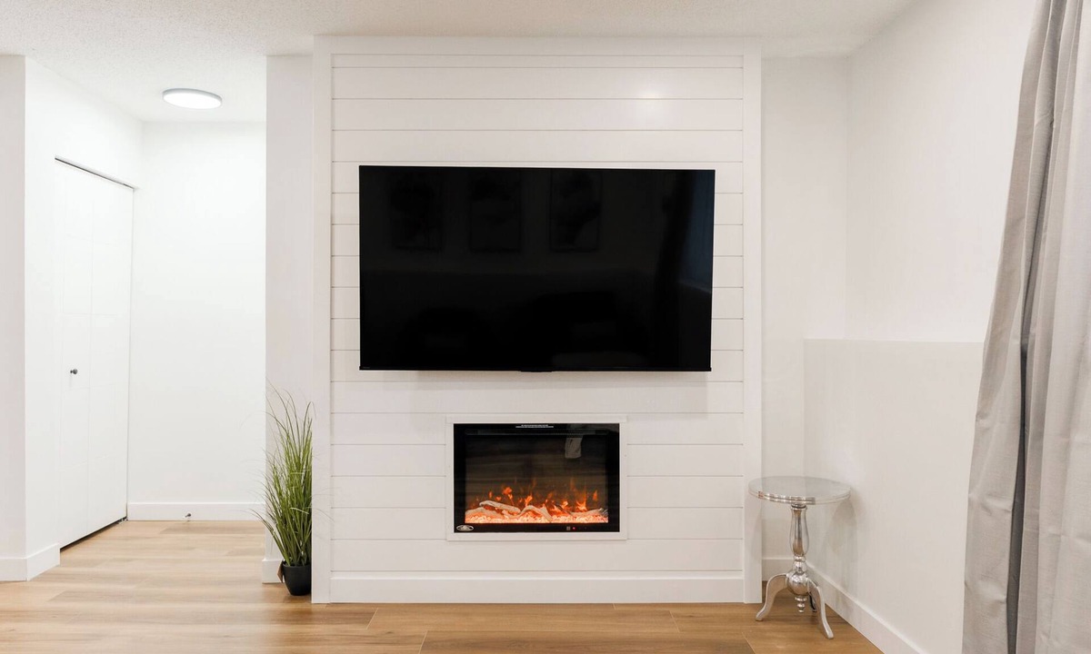 Crescent Heights Apartment | Nordic Heights YYC, Sauna + Hot Tub, Group Stay and close to Downtown
