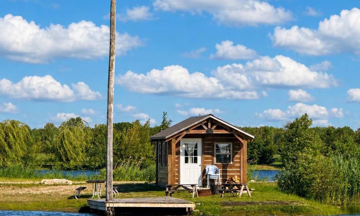 North Perth Cabin | North Cabin - Whispering Willow Cabins