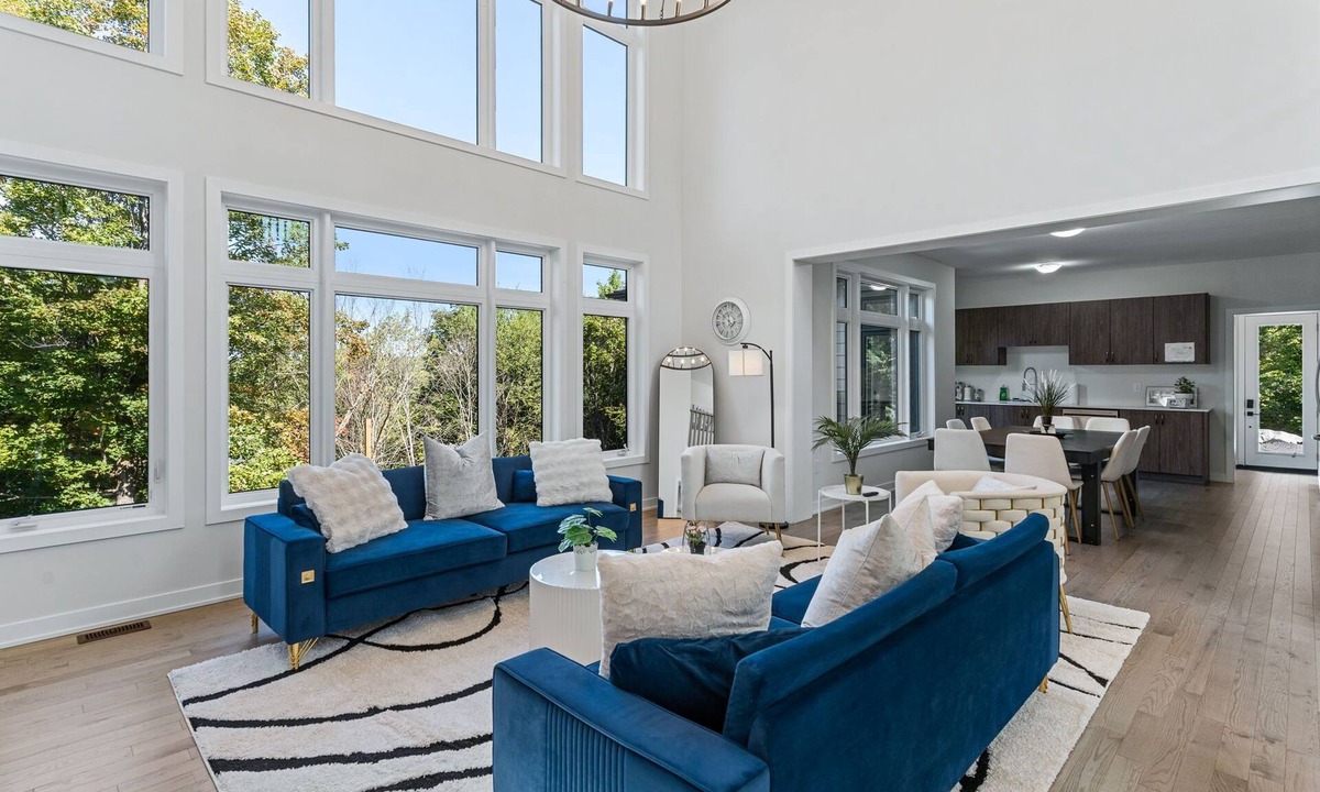 Dwight House | Northern Light Retreat with HotTub,Sauna,GamesRoom