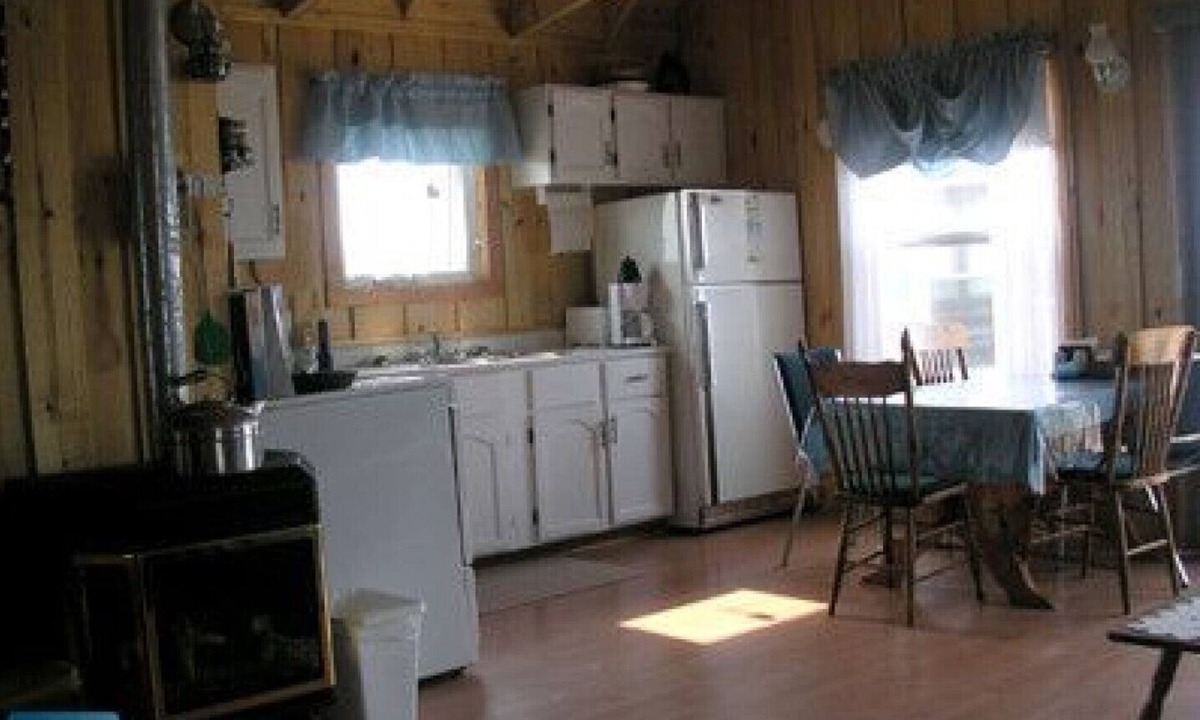 Elmira Cottage | Northside Cottage - 3 Bedroom - North Lake