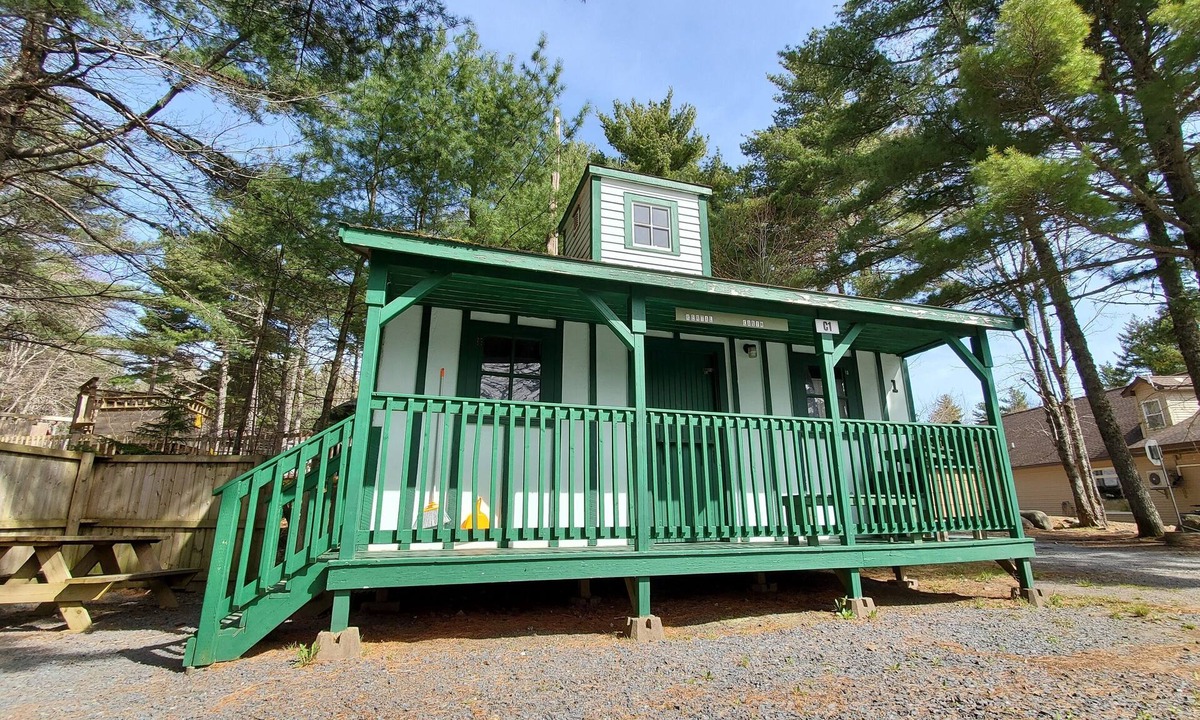 Lunenburg County Cabin | Oakhill Pines Campground
