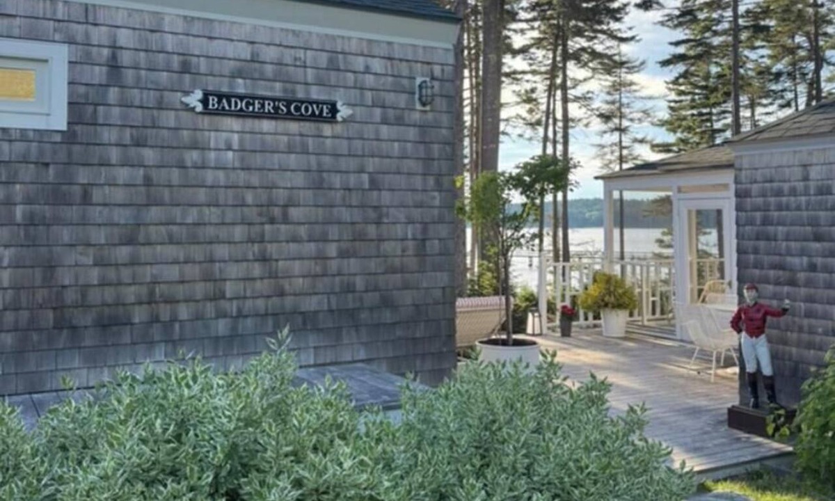 Friendship House | Oceanfront, Dog-friendly, Sunsets, With Boat