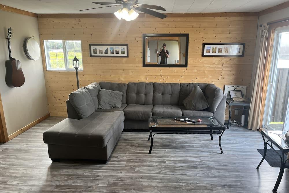 Sally's Cove Cottage | Oceanside Cottage with 2 Bedrooms, 2 Bathrooms. Large Deck for sunset watching