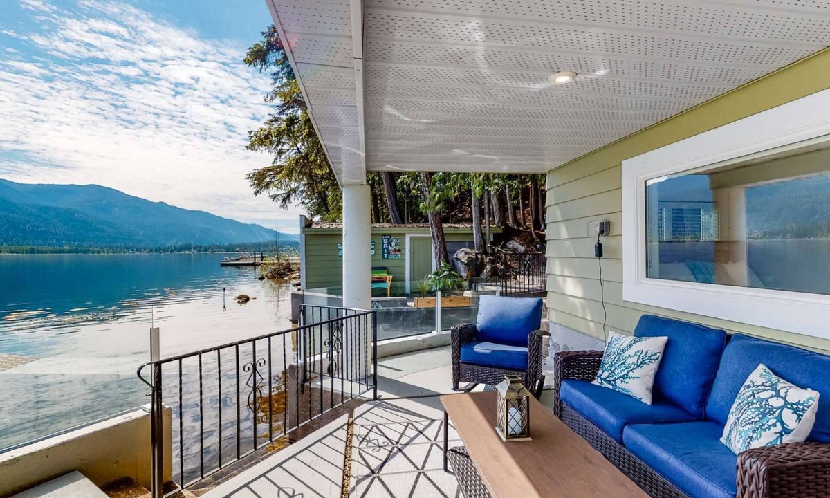 Christina Lake House | Okanagan - Brooks Lake House