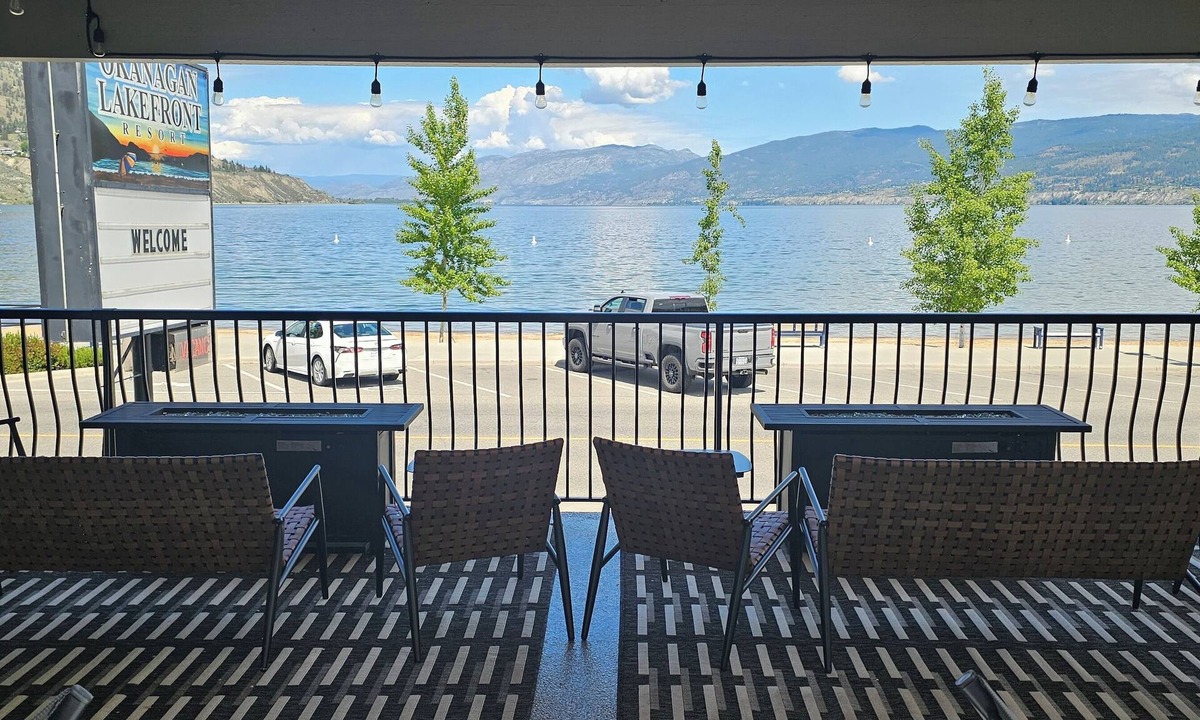 Okanagan-Similkameen Hotel | Okanagan Lakefront Resort