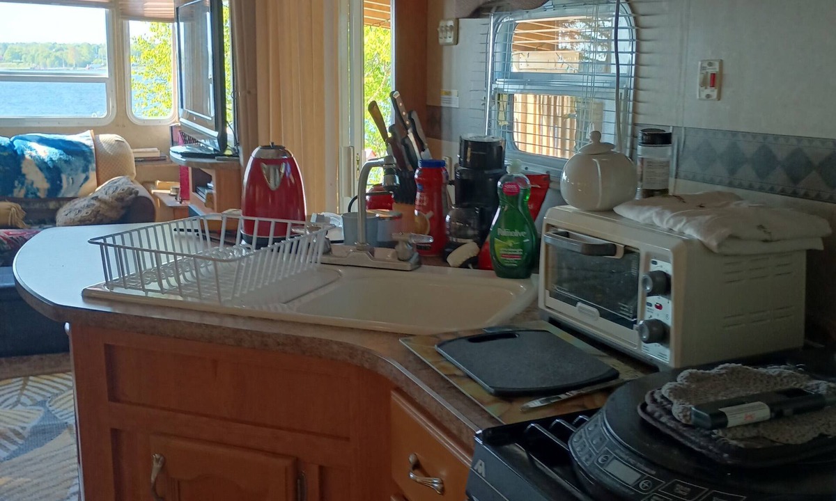 Russellville House | on the banks of the beautiful Miramichi, easy acess to beach,beautiful view.