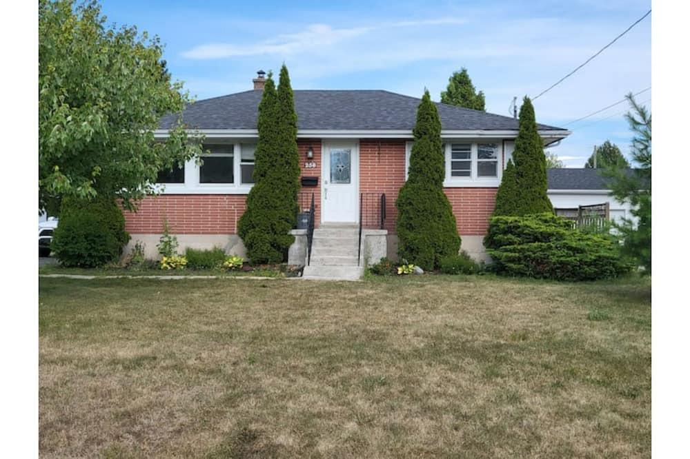 Amherstview Apartment | One Bedroom Basement Suite, Kingston On