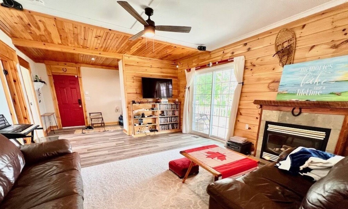 Fenelon Falls Cottage | Paradise On Sturgeon Lake