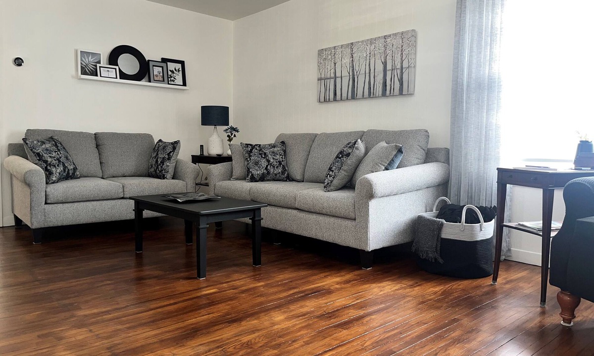 Ruthven House | Pearl on Pearl in Downtown Kingsville!