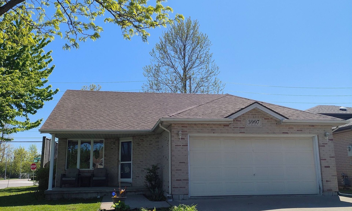 Windsor House | Perfect 3 bedroom house in prime location of South Windsor. max 5 guests