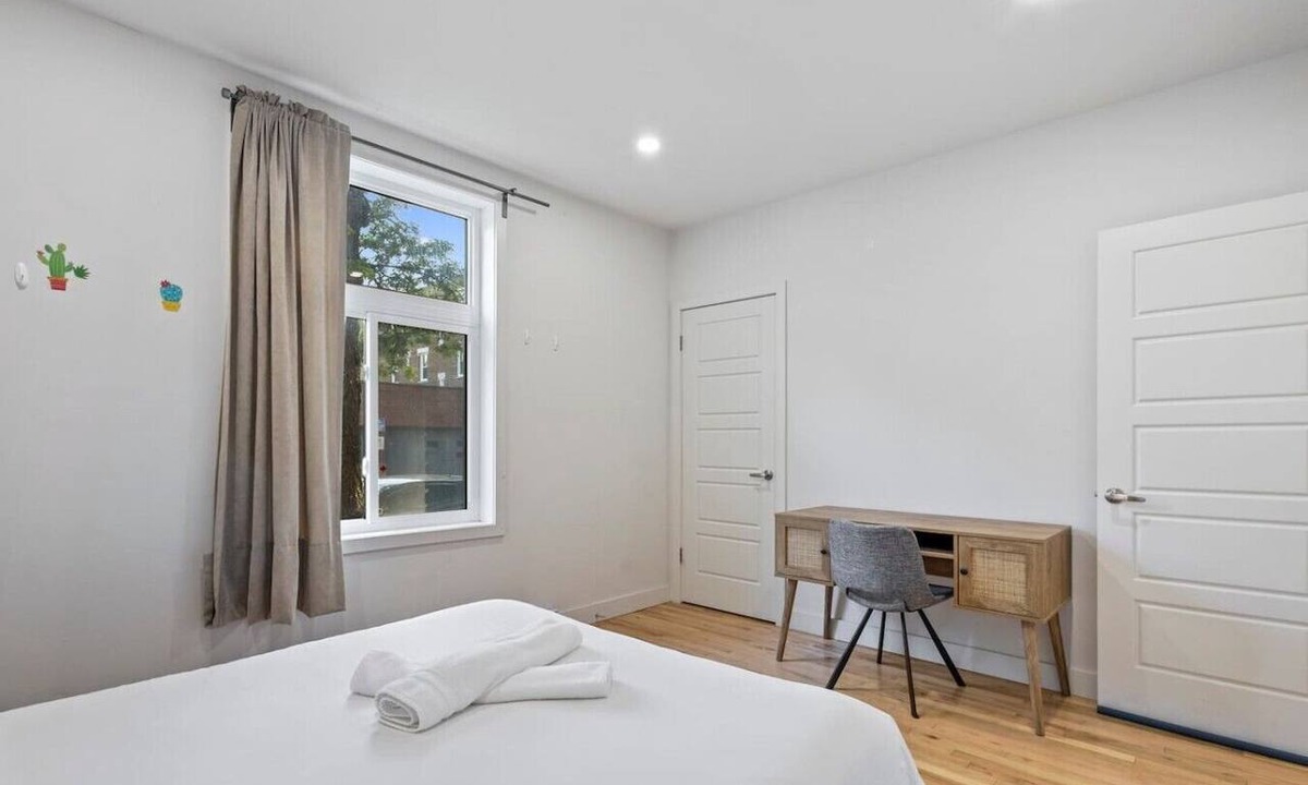 Cote-Des-Neiges—Notre-Dame-De-Grace Apartment | Perfect Stay in Montréal