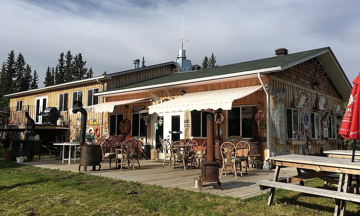 Tagish Cabin | Pet-Friendly Bed and Breakfast Suite on the Tagish River in Tagish, Yukon