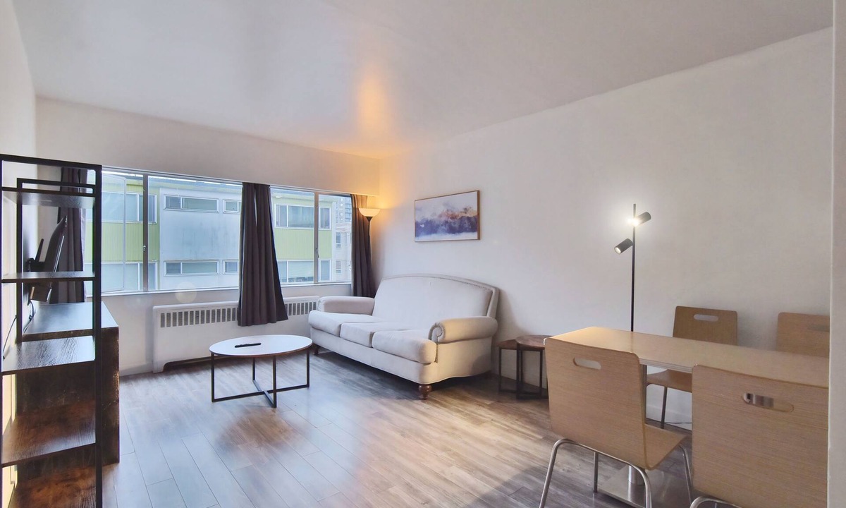 West End Apartment | Pet Friendly Furnished One Bedroom@1540 Haro