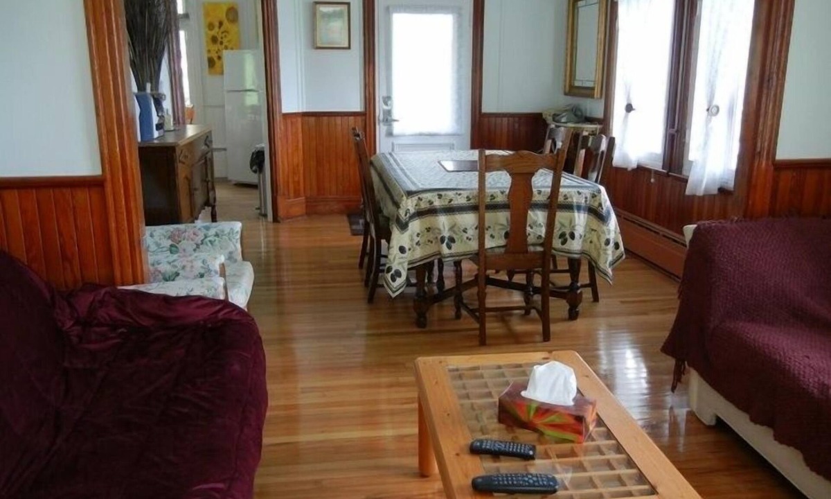 Chateau-Richer Cottage | Petite Maison dans la Prairie