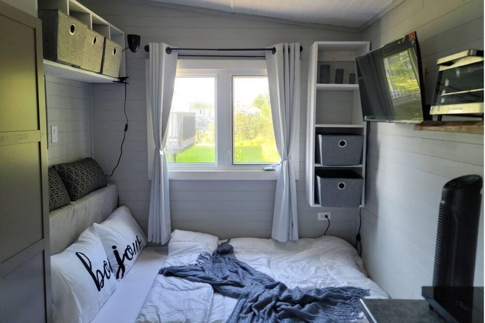 Saint John Cabin | Petite Perfection- Tiny House