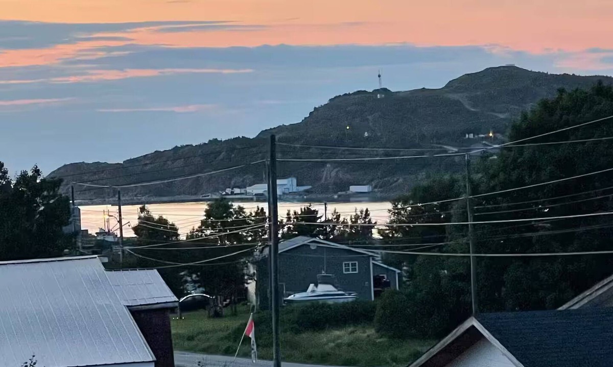La Scie House | Picturesque Harbour View, Spacious Privte Home, Unplugged,Quiet and Peaceful