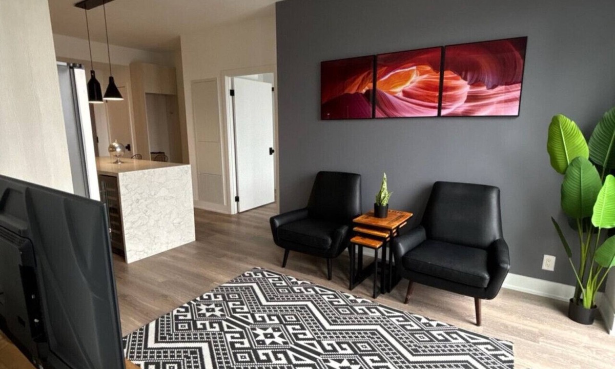 Downtown Toronto Apartment | Premier 2-Bedroom Corporate Suite in Toronto | Elm Ledbury