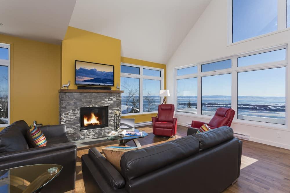 Saint-Joseph-de-la-Rive House | Prestigious Vacation Home Offering Some Of The Most Stunning Views Of Charlevoix