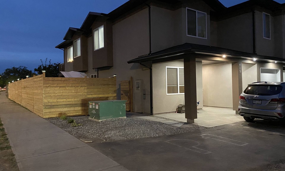 North Glenmore House | Private 2 Bedroom suite in Kelowna BC