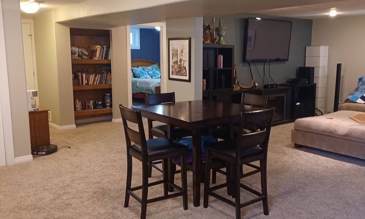 Daysland House | Private and quiet 1 bed basement suite with dry kitchenette.