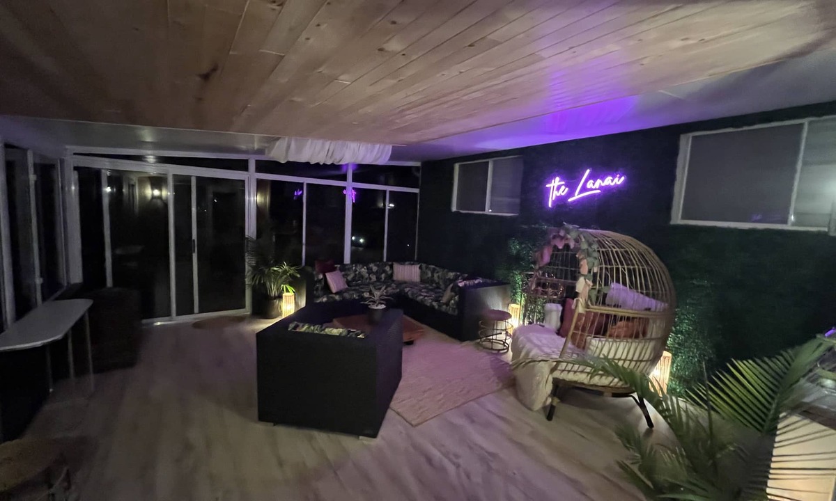 Port Franks Cottage | Private Beach! Year Round Secluded Forest Retreat in Port Franks. Hot Tub!