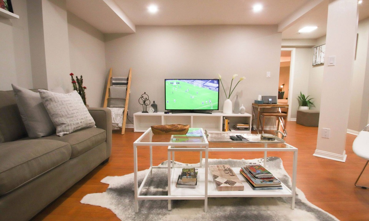 East Credit Apartment | Private & Cozy Suite In Central Mississauga