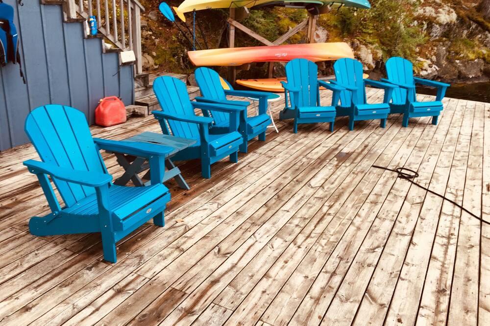 Gilmour Cottage | Private Get Away Cottage on Weslemkoon- Boat Access