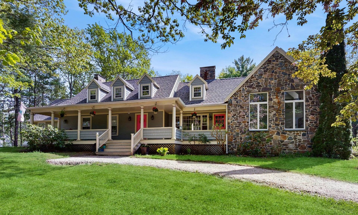 Cape Porpoise House | Private retreat offering multigenerational comfort and tranquil harbor access.