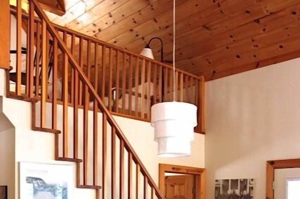 York Cottage | Private, Seagrass Oceanfront Retreat, near PEI National Park