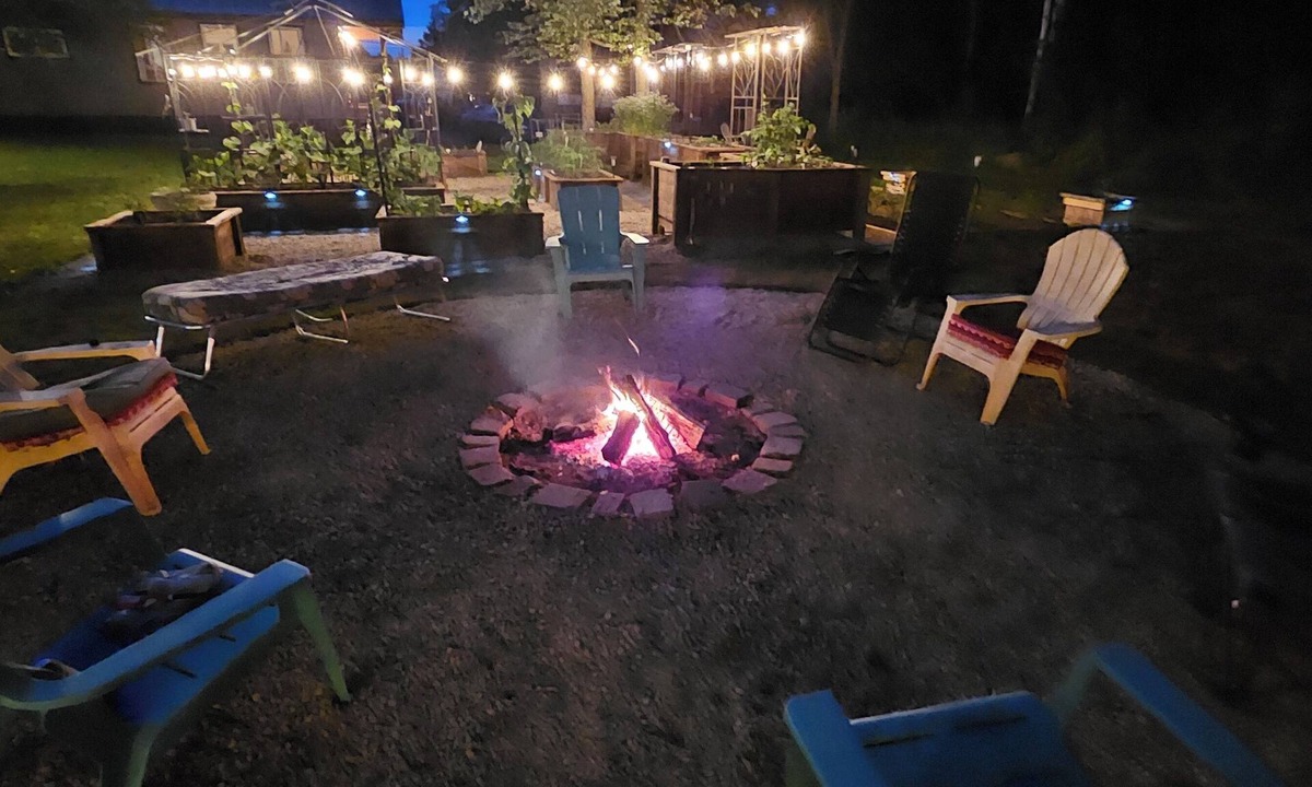 Madawaska Cottage | Private South Algonquin Retreat | Hot Tub, Firepit & Sleeps 10