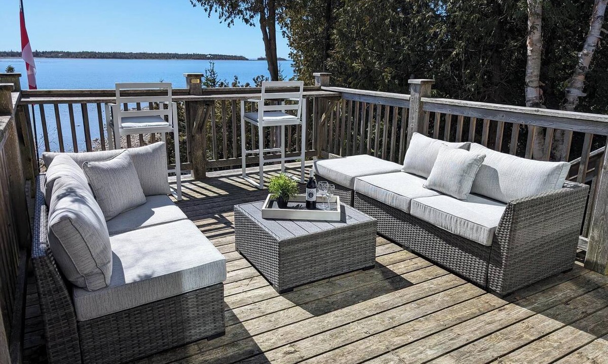 Northern Bruce Peninsula Cottage | Private Waterfront Cottage on Lake Huron near Tobermory, minutes to the Grotto!
