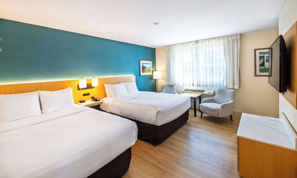 Summerside Hotel | Quality Inn & Suites Garden of the Gulf