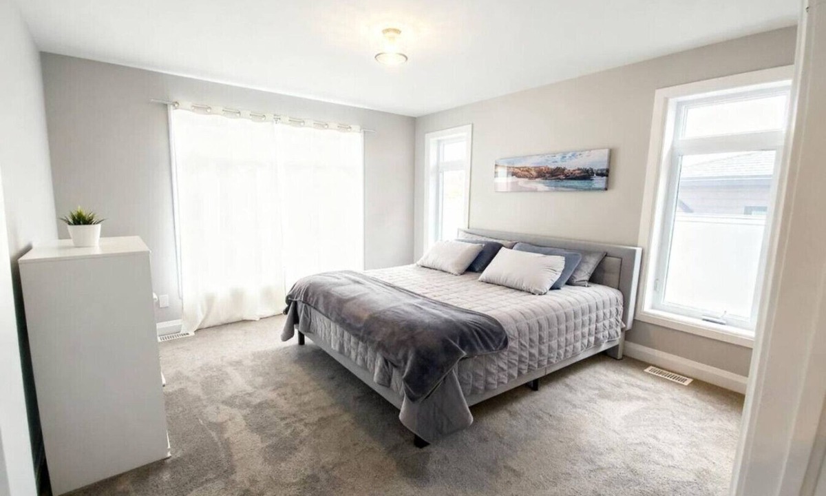 Colborne House | Quiet Country Stay | Full Kitchen & Family Comfort