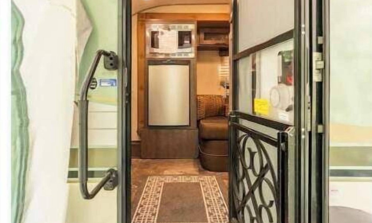 Lime Kiln House | R-Pod #1 Cozy riverside That can heal your soul and wash away any concerns