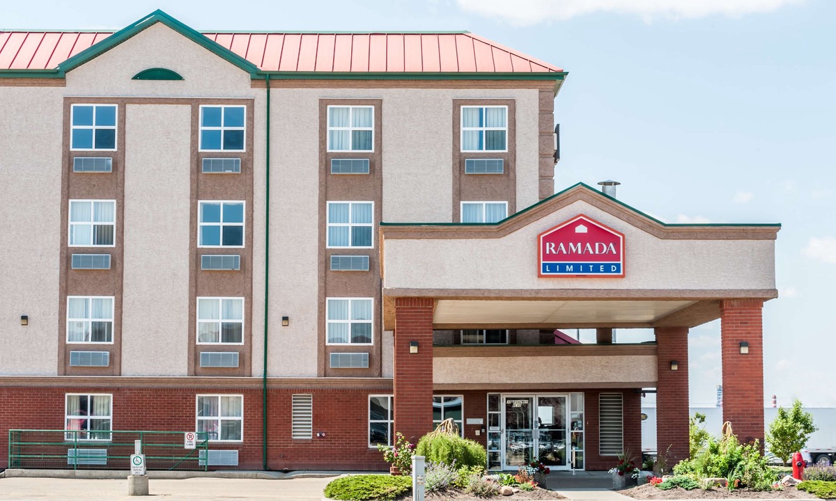Sherwood Park Hotel | Ramada by Wyndham Sherwood Park