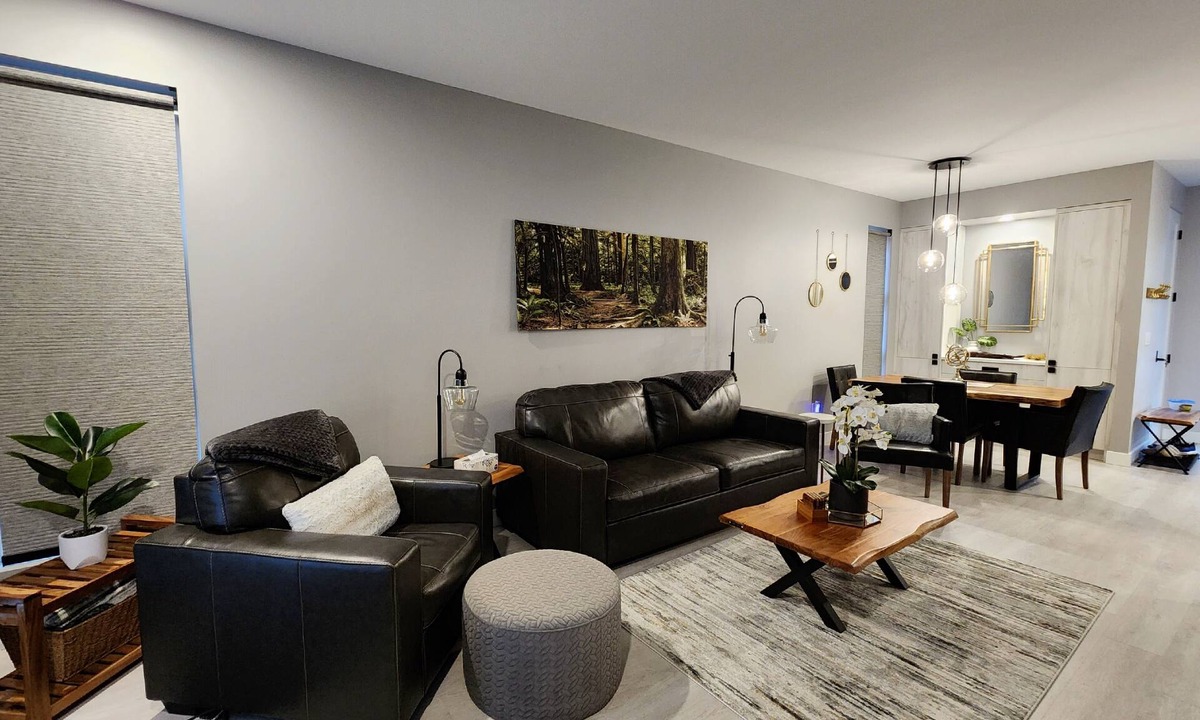 Regional District of Nanaimo House | Ravensworth Beach Villa