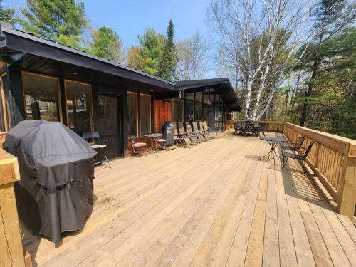 Minden Hills Ski Chalet | Red Cedar Chalet on Brady Lake