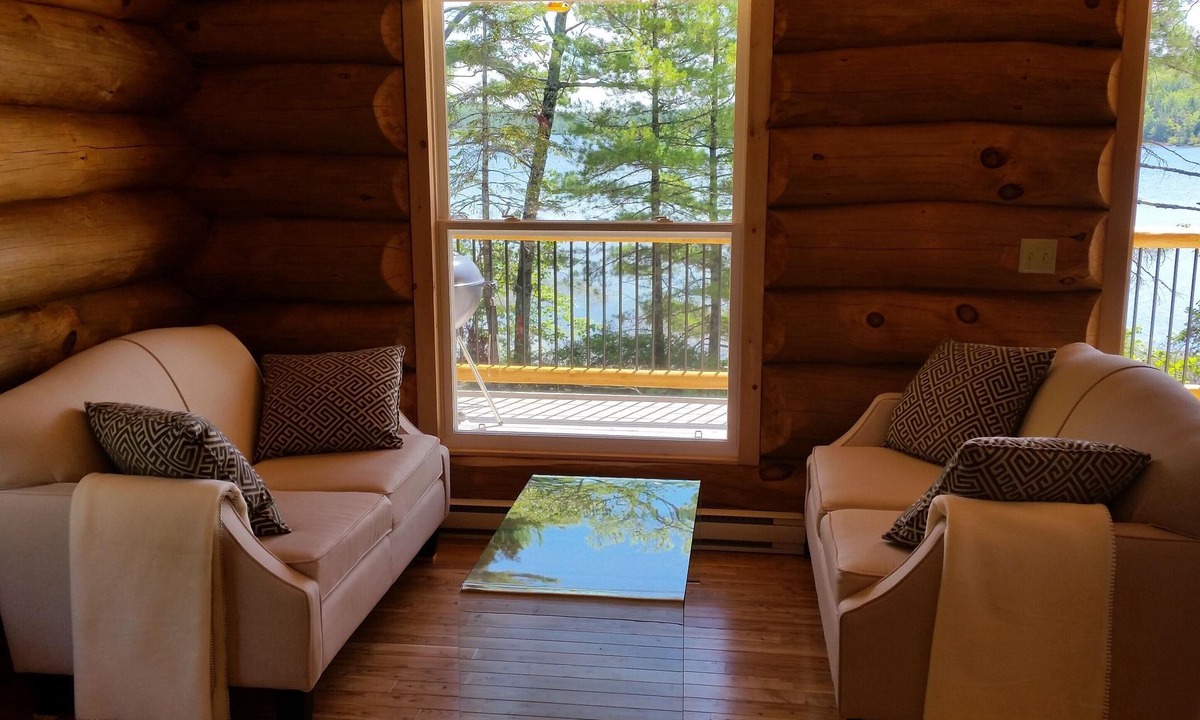 New Elm Cottage | Relax In Canada: A Lakeside Log Cottage Near Kejimkujik National Park