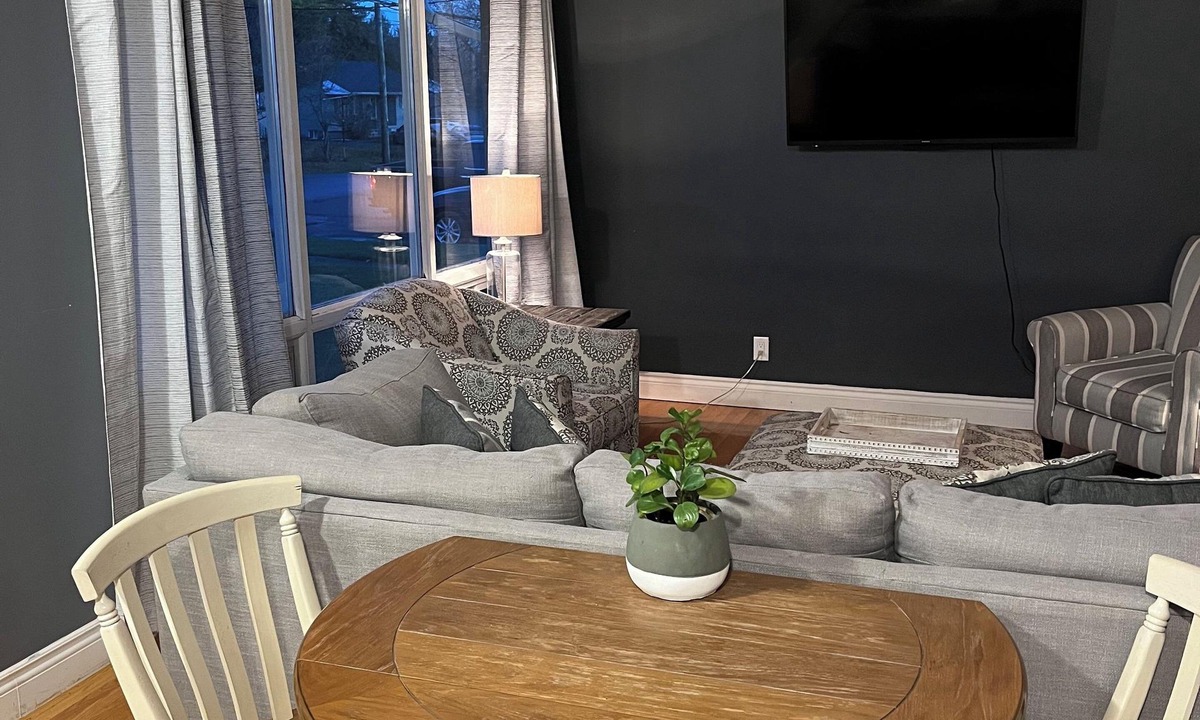 Belleville Apartment | Relaxing Oasis in the Heart of Belleville