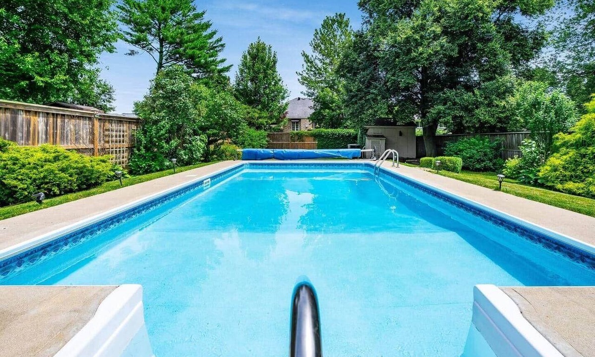 Kingsville House | Relaxing Pool Retreat Near Wineries & Point Pelee