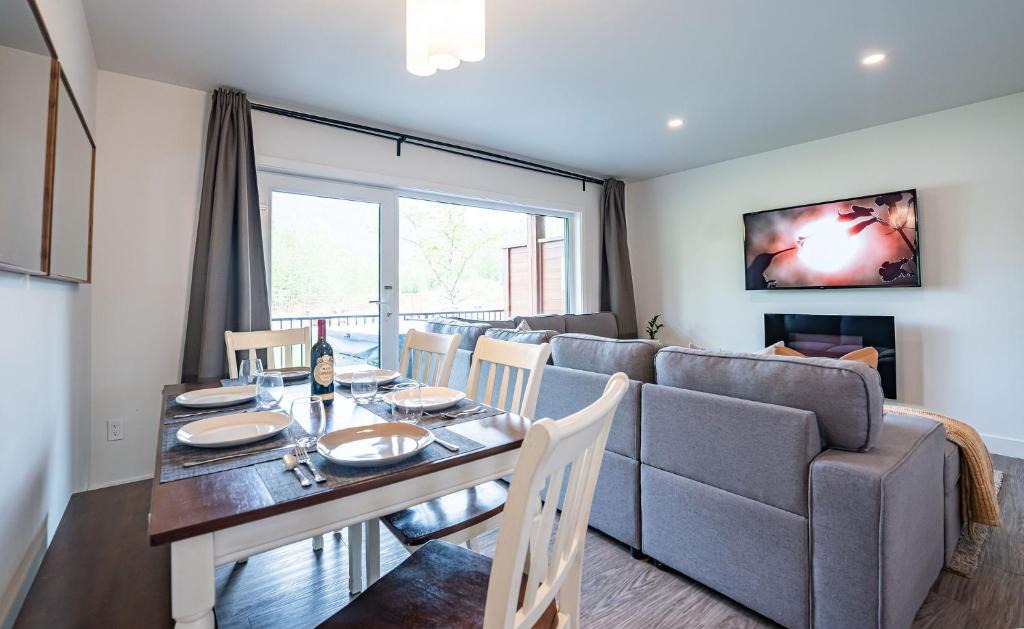 Revelstoke Apartment | RendezView by Revelstoke Vacations