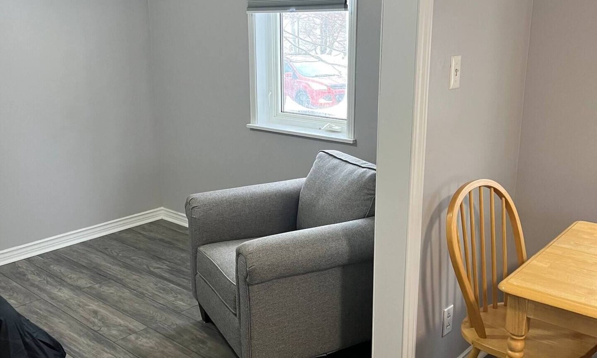 Downtown Apartment | Renovated Bachelor, Stephenvillenn