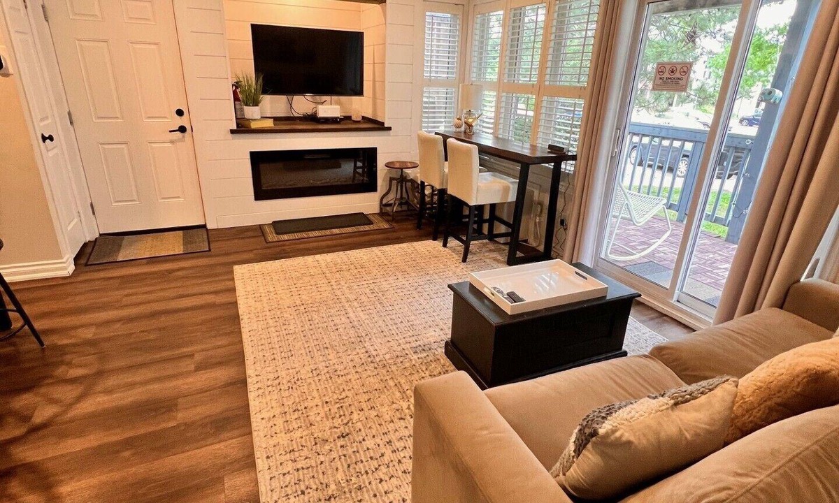 The Blue Mountains Resort | Renovated, Ski In Ski Out Corner Unit for Fun Getaway