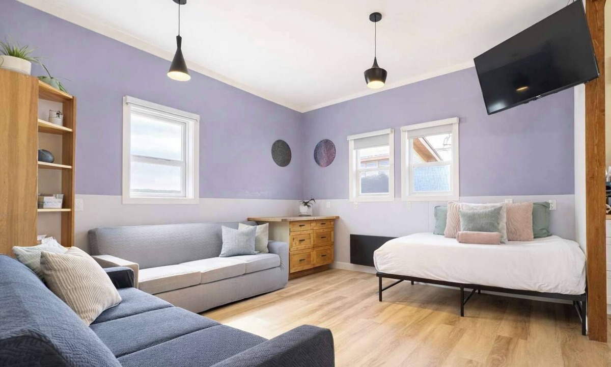 Historic Downtown Fernie House | Renovated Suite with Full Kitchen, Pets Welcome