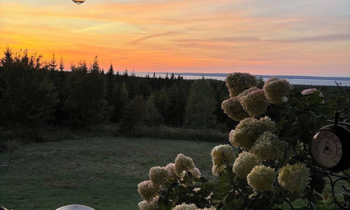 Glenmont House | Reset by the Bay | Fire Pit Hiking Ocean Views