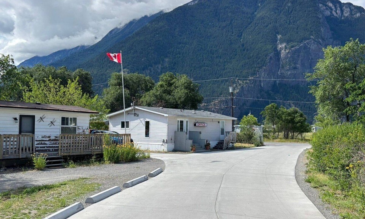 Lillooet Hotel | Retasket Lodge & RV Park