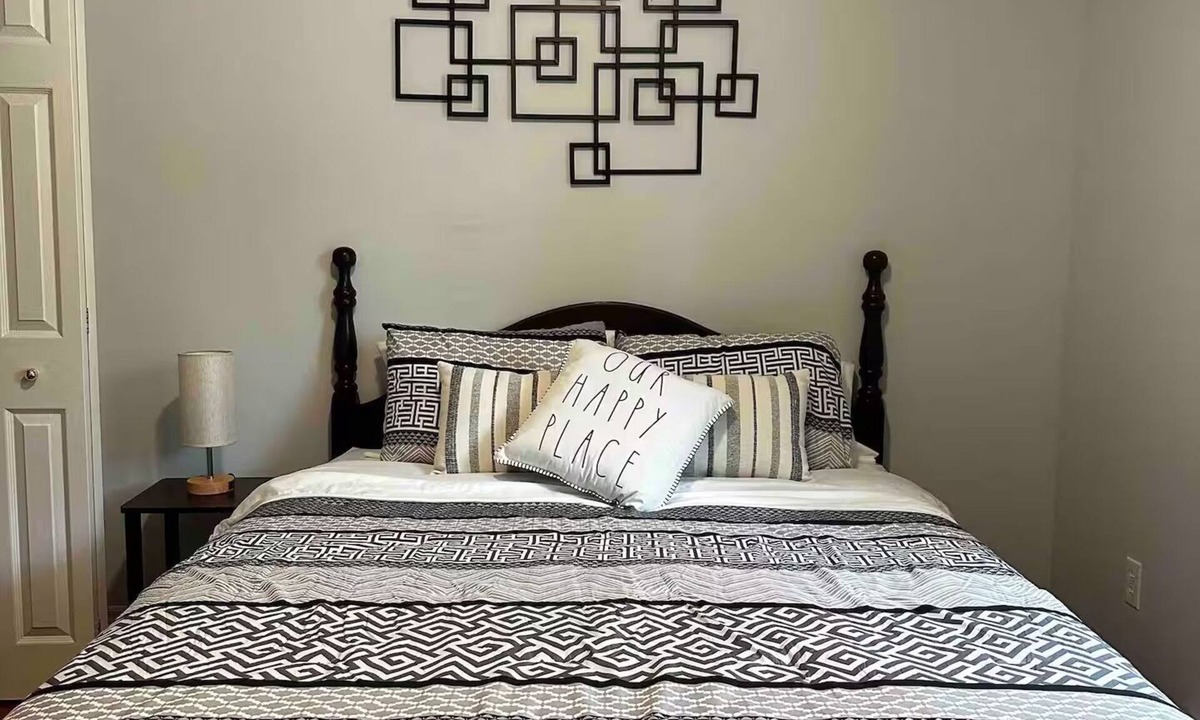 Grand Falls - Windsor House | Ridgewood Suite on Peddle GFW